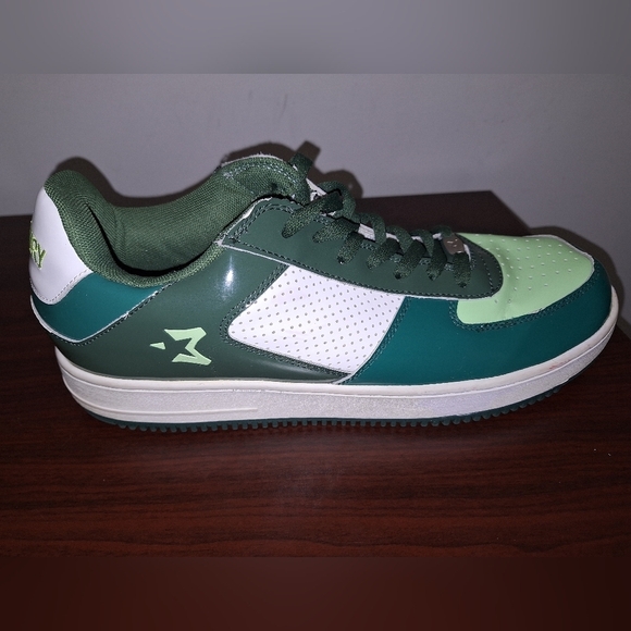 A pair of Starbury men's size 14 green sneakers. They're in excellent condition - Picture 2 of 11